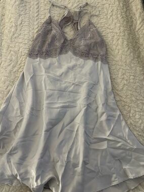 Victoria’s Secret Medium Size Lace-Trim Satin Night Slip in White/Gray Vintage